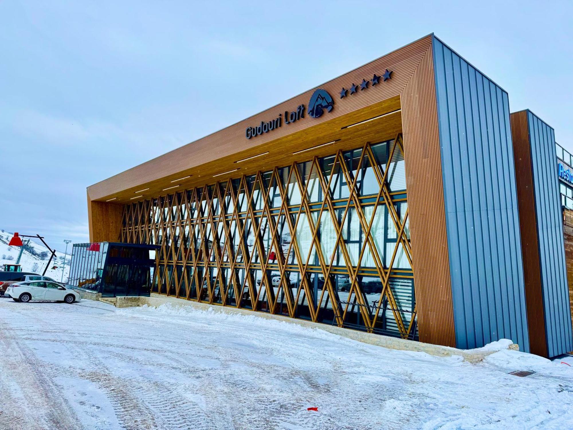 Gudauri Loft Hotel Buitenkant foto The new terminal at Cambridge Bay Airport