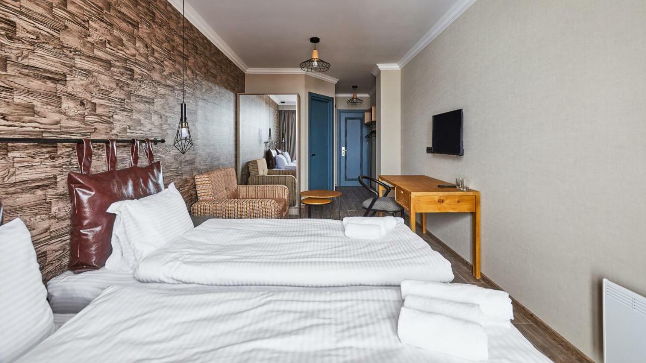 Gudauri Loft Hotel Buitenkant foto A room at the hotel